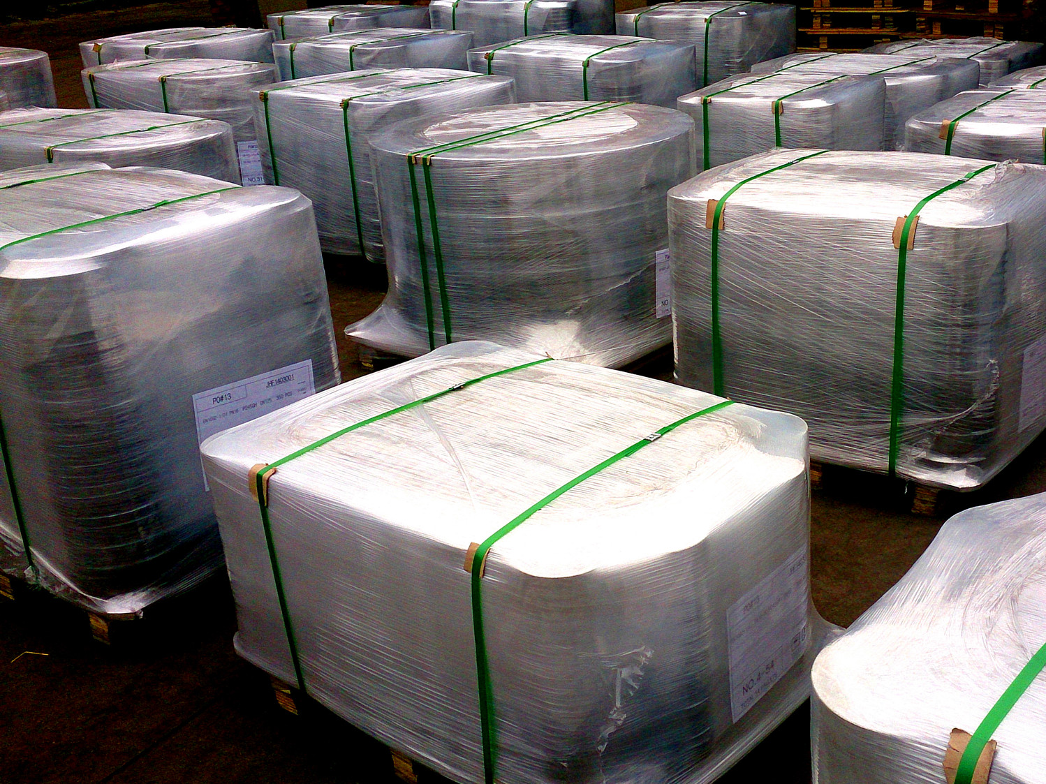 Flange pallet packing